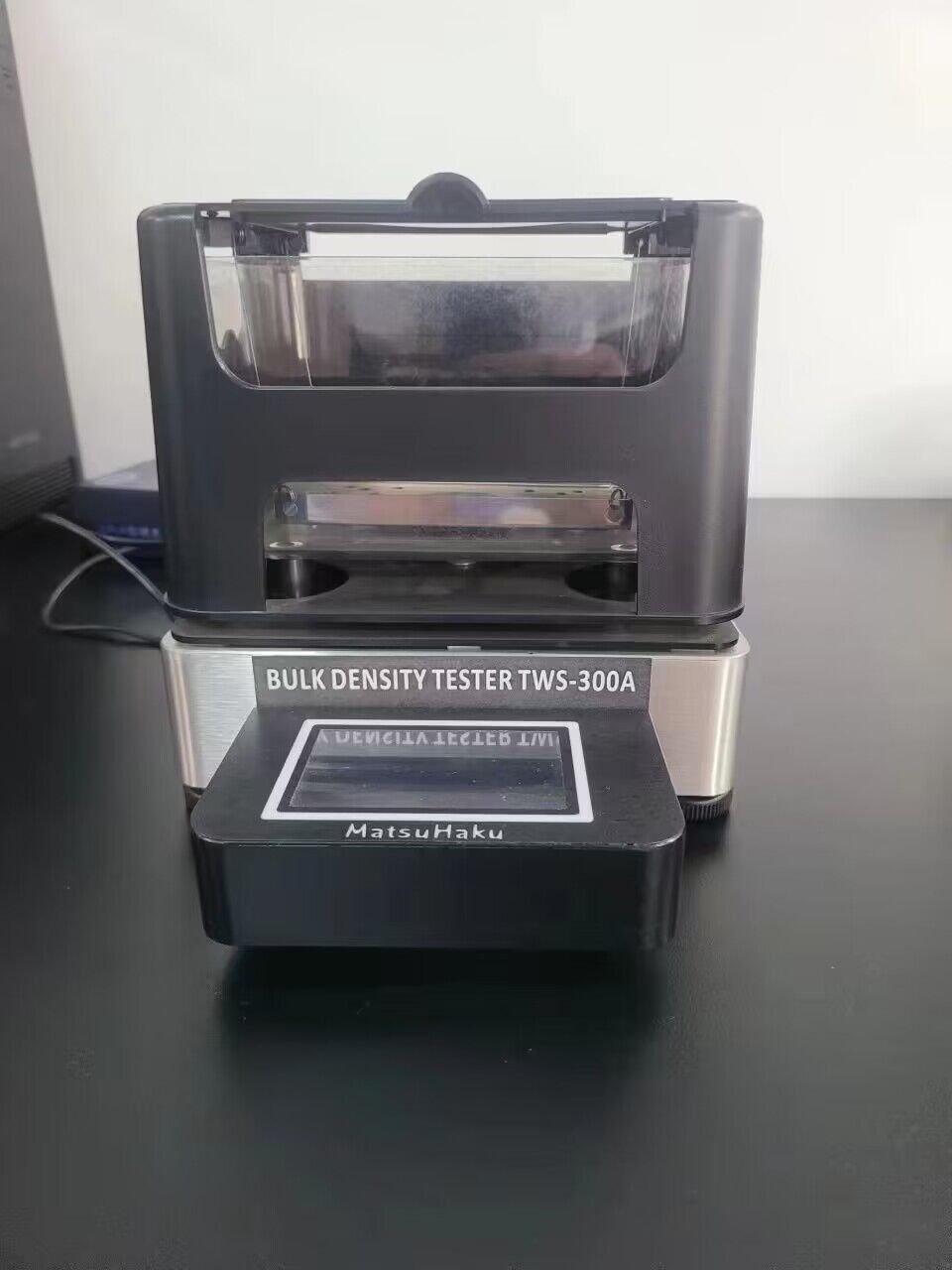 Close-up of a high-tonnage vacuum press