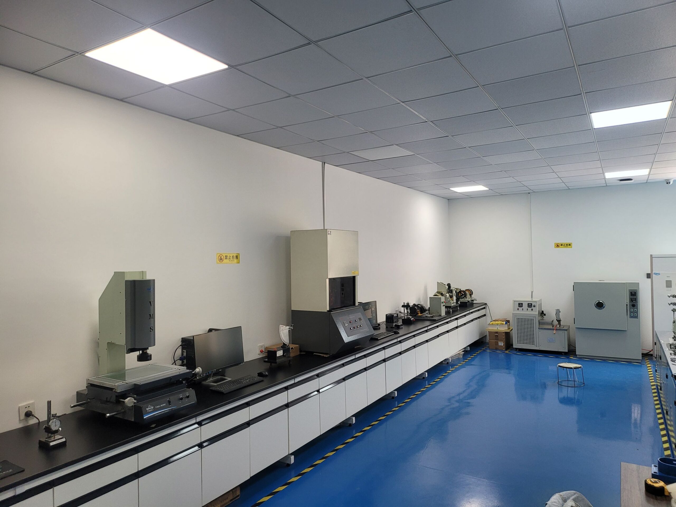 Clean and organized production workshop